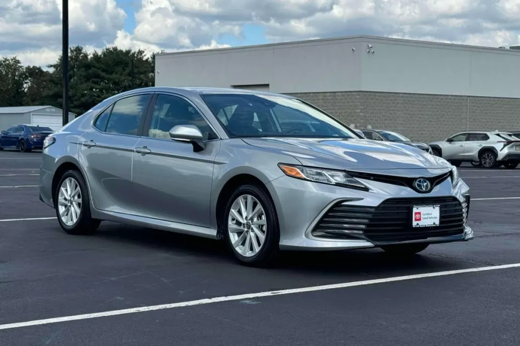 2024 Toyota Camry LE photo 1