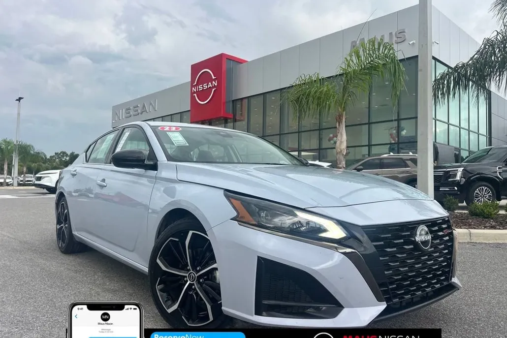 2023 Nissan Altima 2.5 SR photo 1