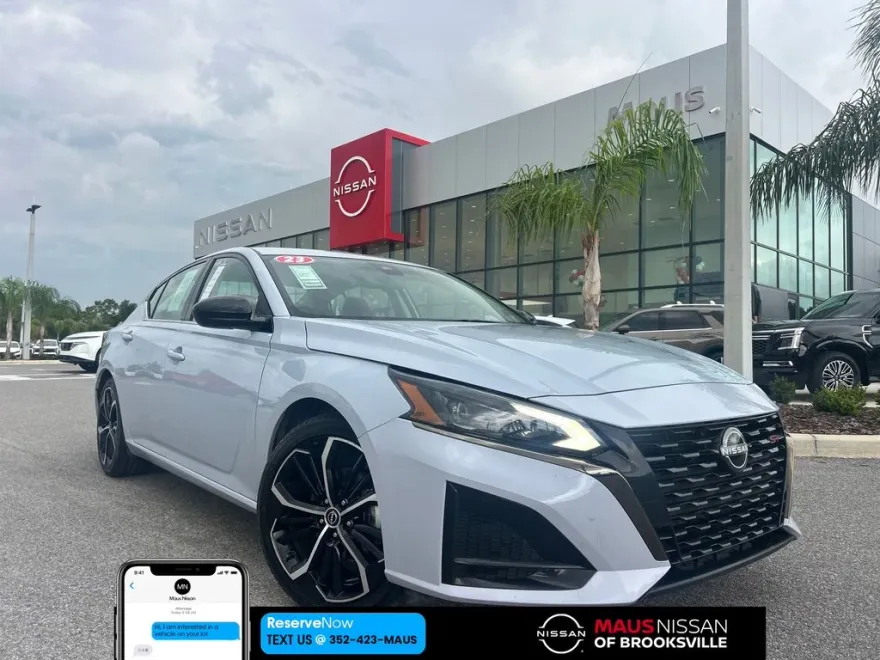 2023 Nissan Altima 2.5 SR photo 1