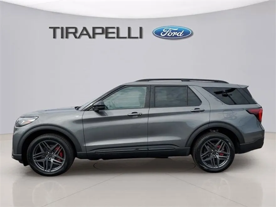 2025 Ford Explorer ST-Line photo 1
