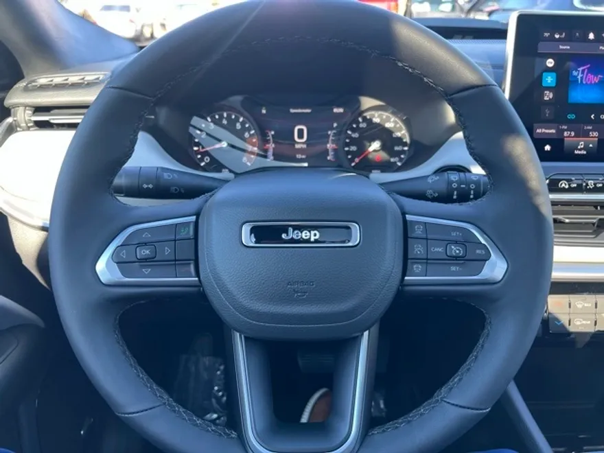 2025 Jeep Compass Limited photo 7
