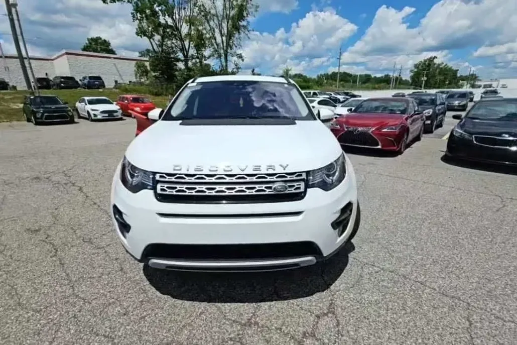 2019 Land Rover Discovery Sport HSE photo 1