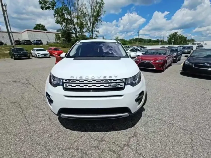 2019 Land Rover Discovery Sport HSE photo 1