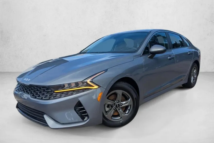 2022 Kia K5 LXS photo 1