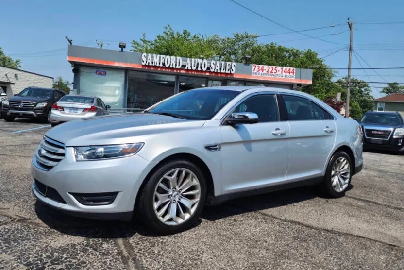 2019 Ford Taurus Limited photo 1