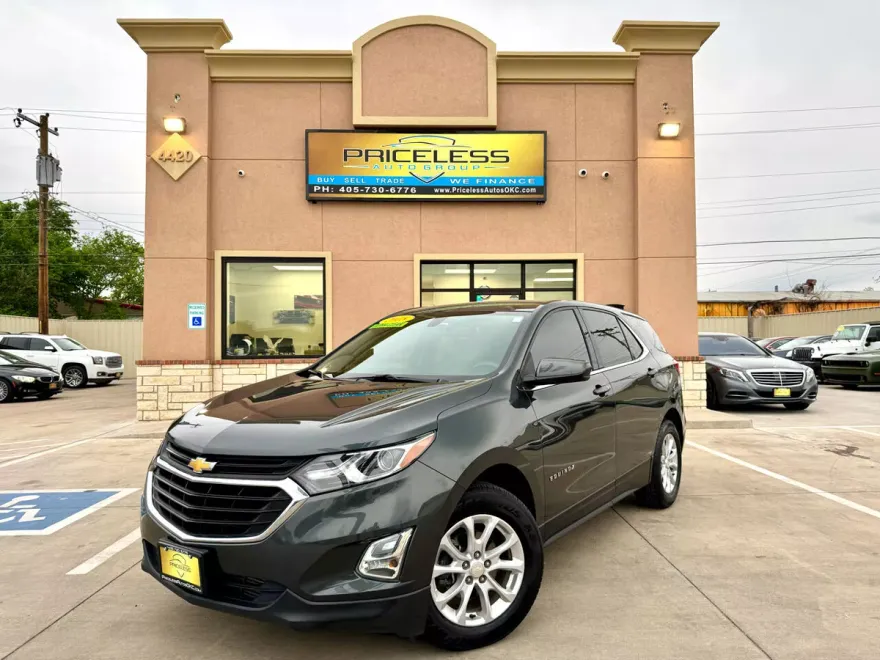 2018 Chevrolet Equinox LT photo 1