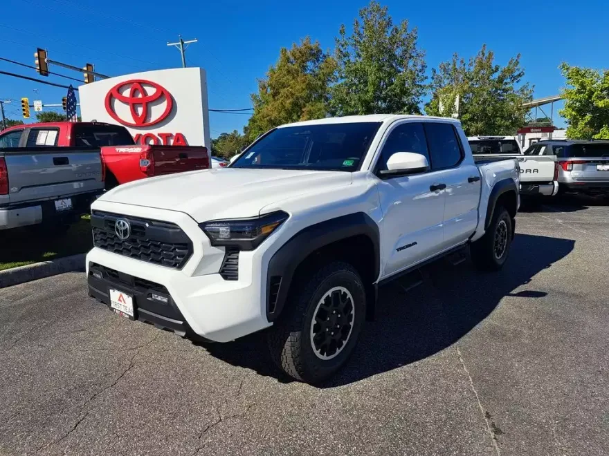 2025 Toyota Tacoma TRD Off-Road Double Cab photo 1