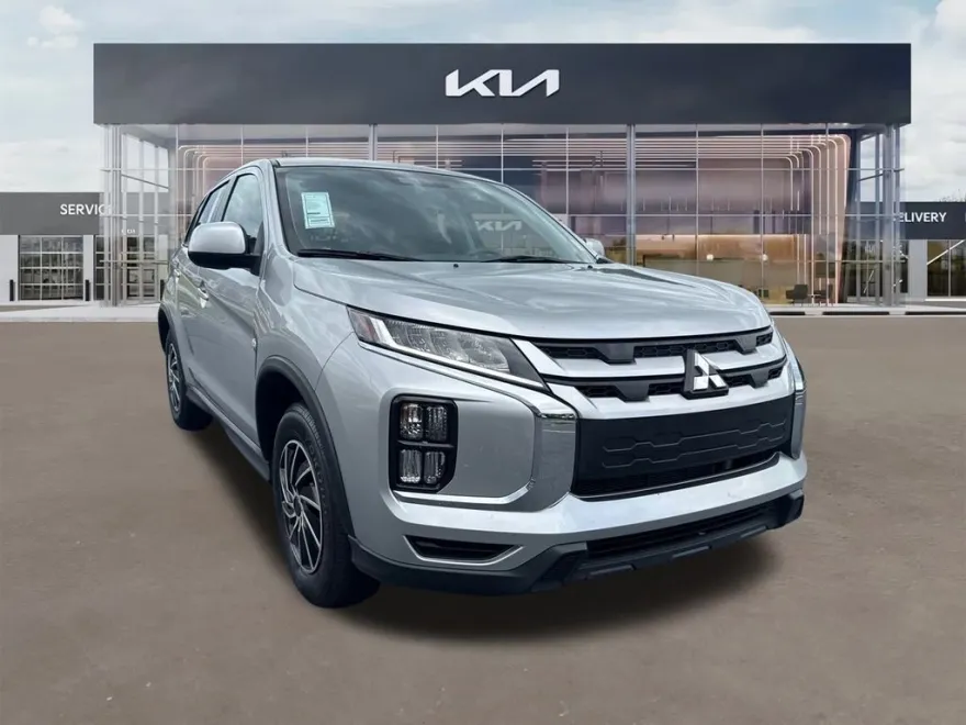 2024 Mitsubishi Outlander Sport ES photo 1
