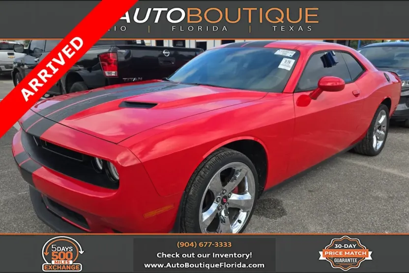 2016 Dodge Challenger SXT photo 1