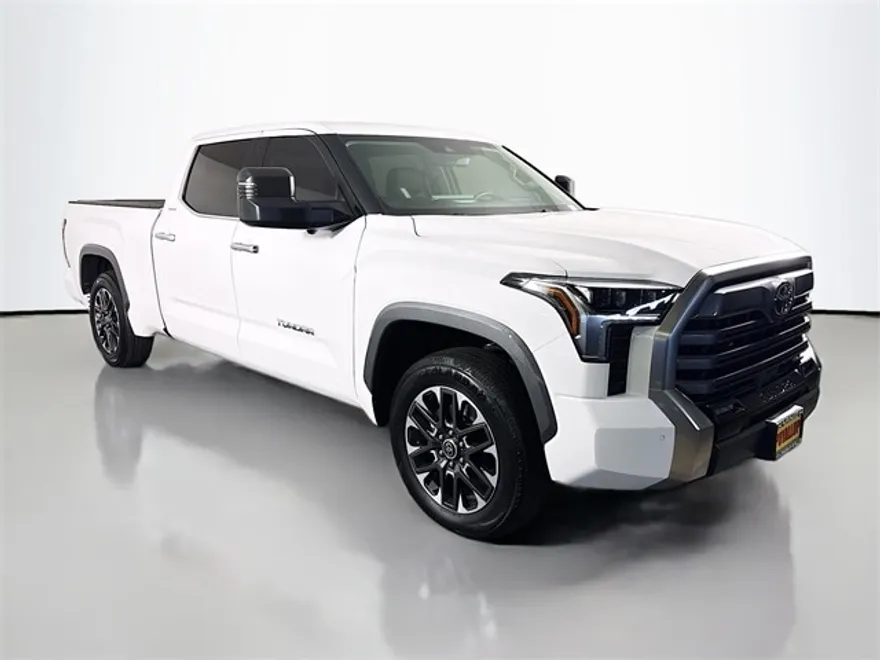 2023 Toyota Tundra Limited photo 1