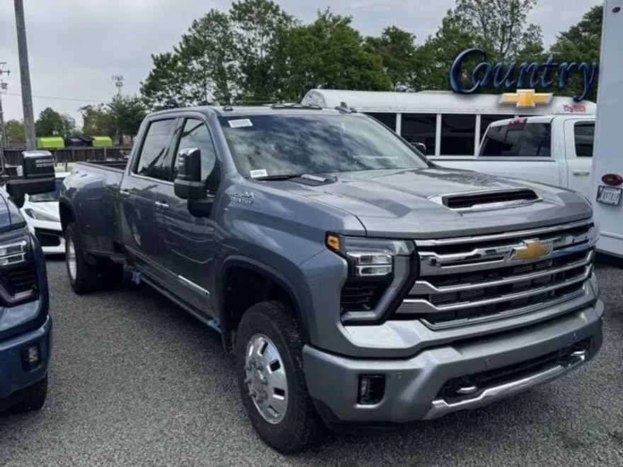 2025 Chevrolet Silverado 3500HD High Country photo 1