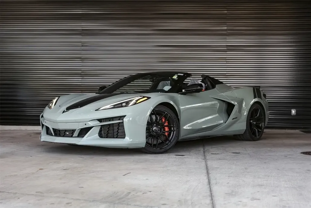 2024 Chevrolet Corvette Stingray E-Ray photo 1