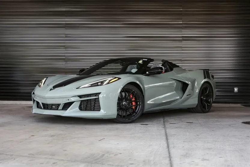 2024 Chevrolet Corvette Stingray E-Ray photo 1