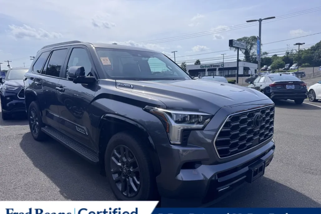 2025 Toyota Sequoia Platinum photo 1