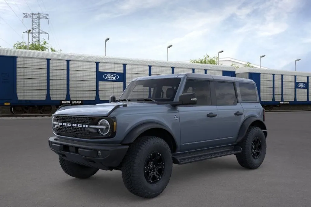 2025 Ford Bronco Outer Banks photo 1