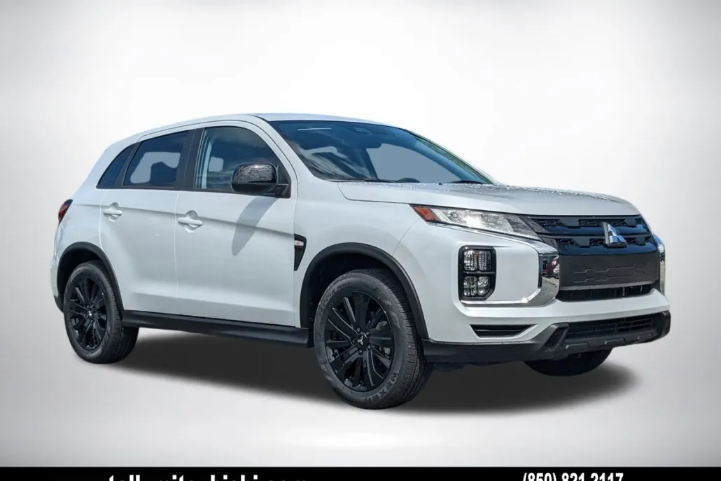 2025 Mitsubishi Outlander Sport LE photo 1
