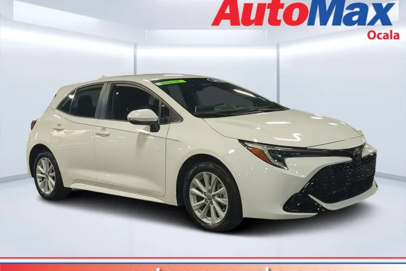 2025 Toyota Corolla SE photo 1