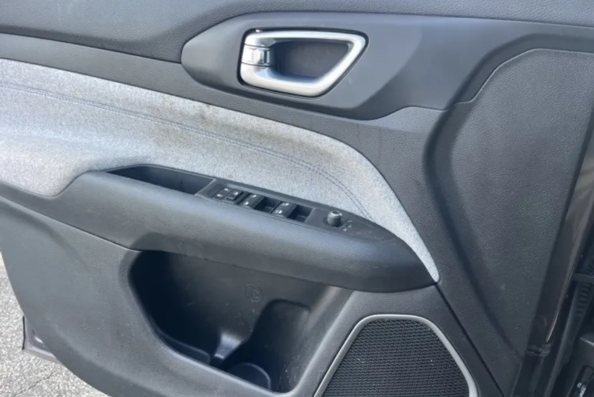 2024 Jeep Compass Latitude photo 1
