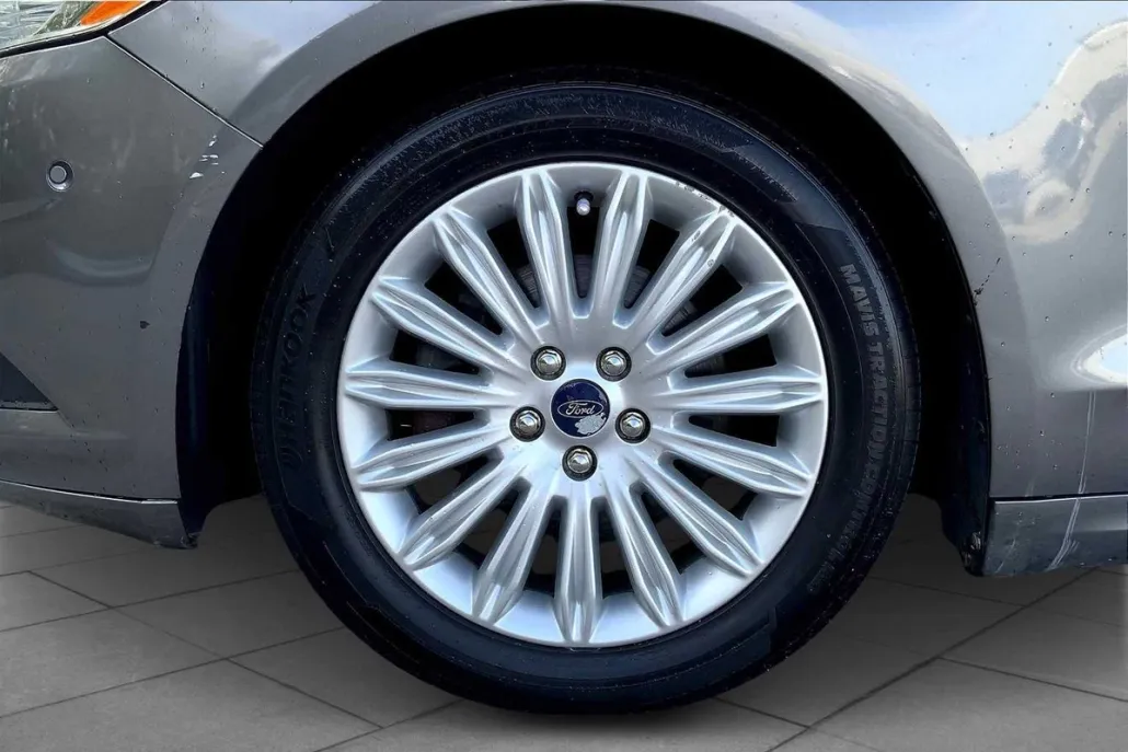 2014 Ford Fusion SE Hybrid photo 1