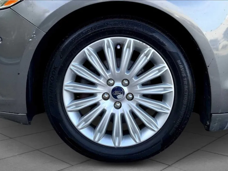 2014 Ford Fusion SE Hybrid photo 1