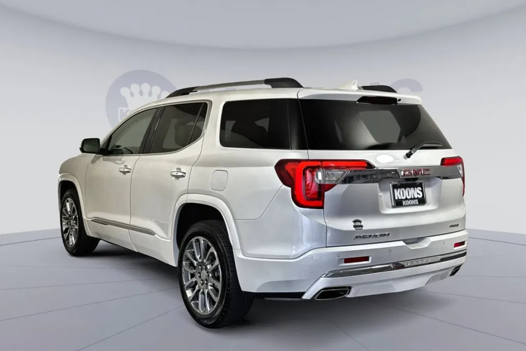 2023 Gmc Acadia Denali photo 1