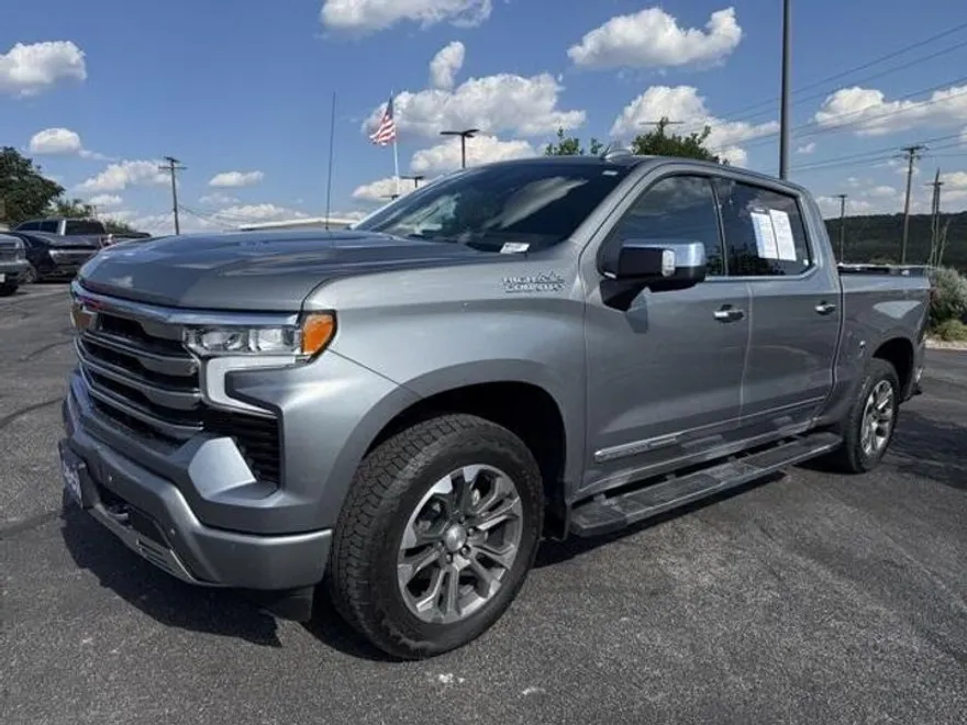 2024 Chevrolet Silverado 1500 High Country photo 1