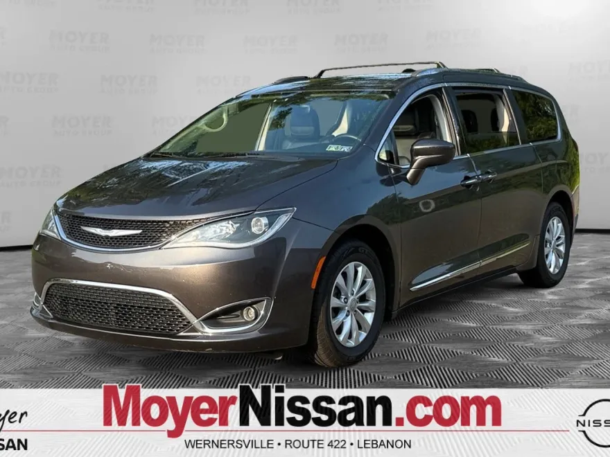 2018 Chrysler Pacifica Touring L photo 1