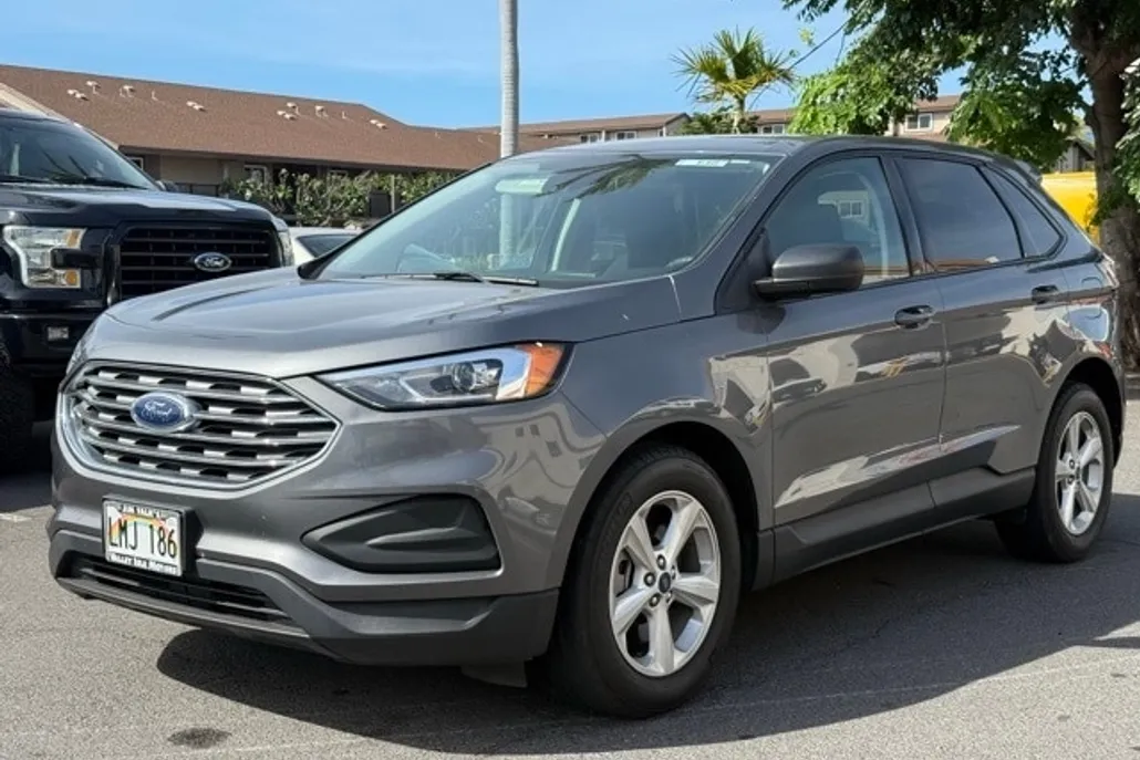 2022 Ford Edge SE photo 1