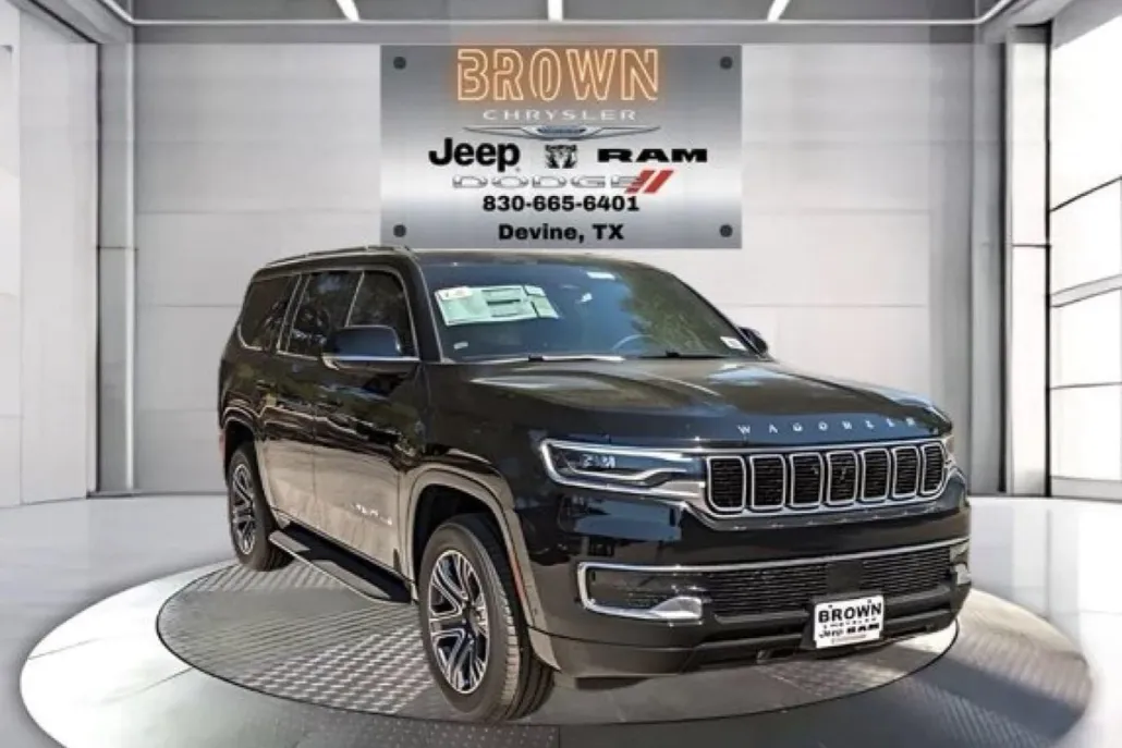 2024 Jeep Wagoneer photo 1