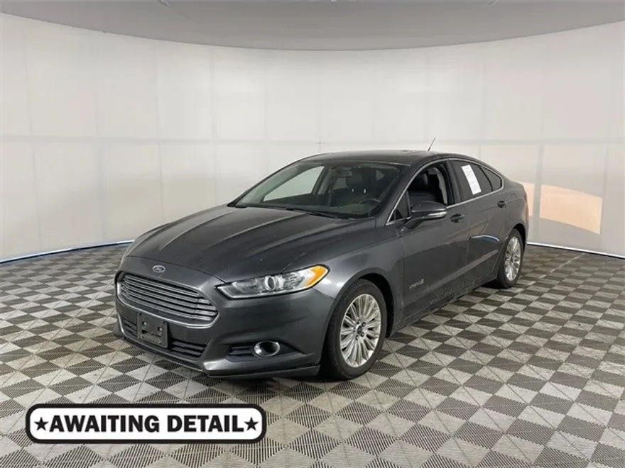 2015 Ford Fusion Hybrid SE photo 1