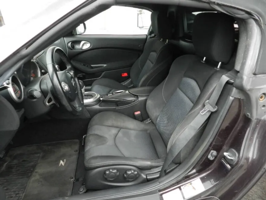 2011 Nissan 370Z photo 1
