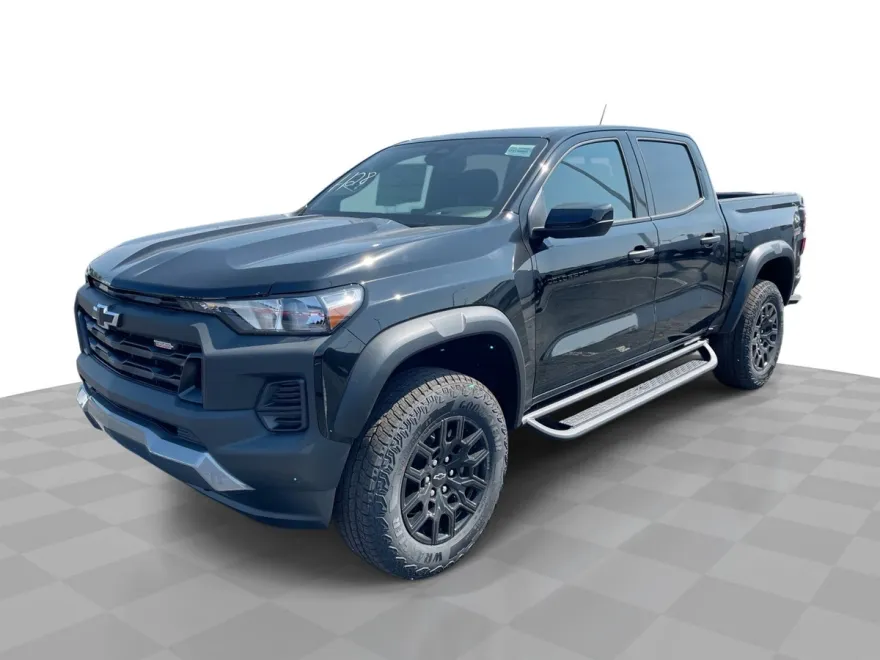 2026 Chevrolet Colorado Trail Boss photo 1