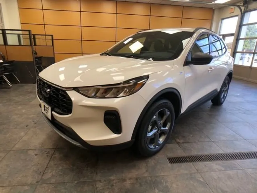 2025 Ford Escape ST-Line photo 1