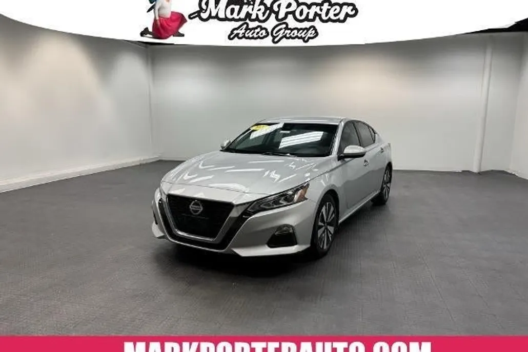 2021 Nissan Altima 2.5 SV photo 1