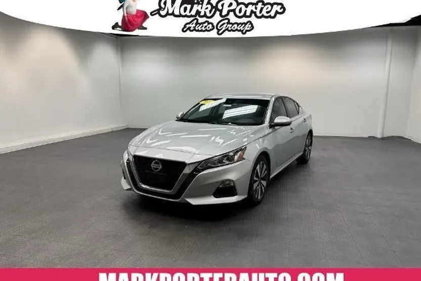 2021 Nissan Altima 2.5 SV photo 1