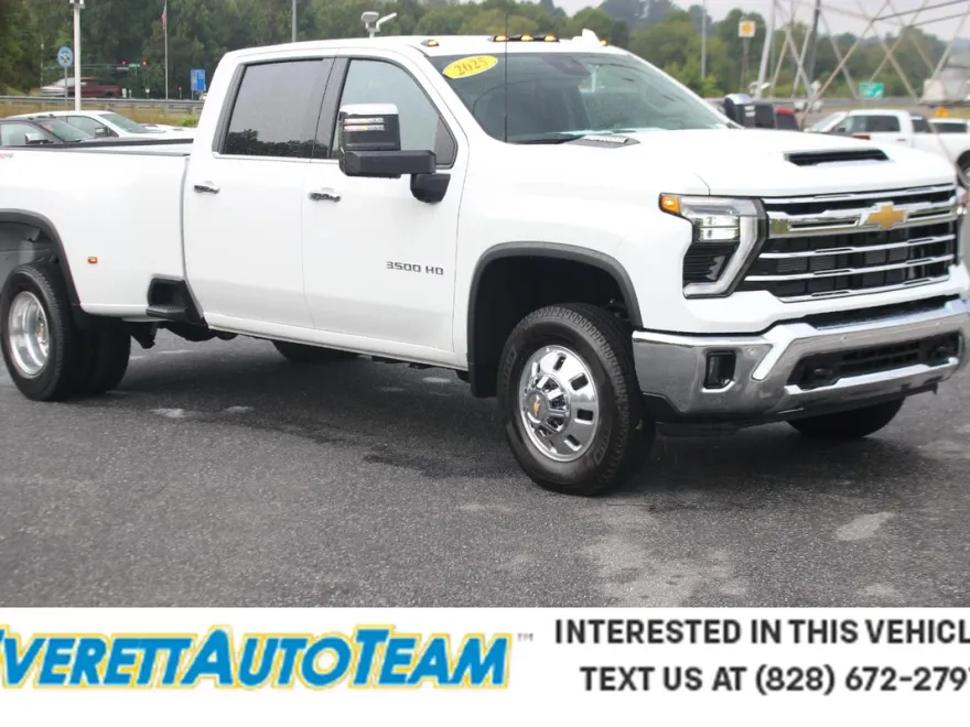 2025 Chevrolet Silverado 3500HD LTZ photo 1