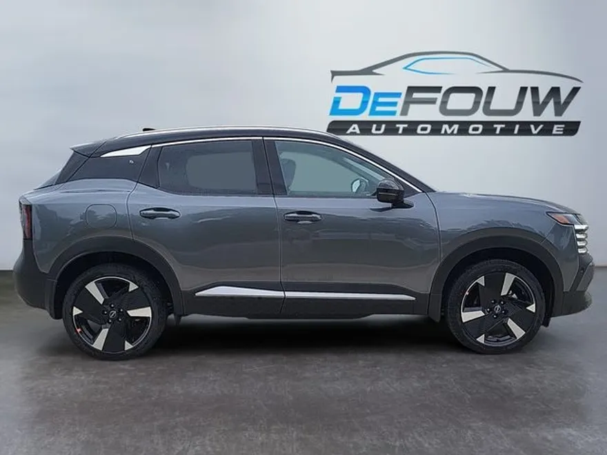 2025 Nissan Kicks SR photo 1
