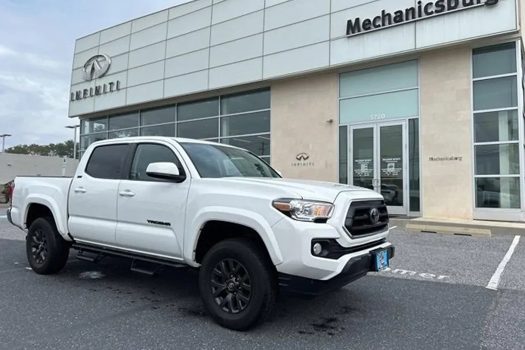 2023 Toyota Tacoma 4x4 SR5 Double Cab V6 photo 1