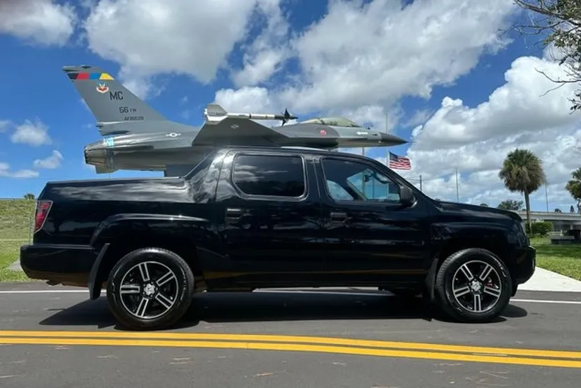 2014 Honda Ridgeline Sport photo 1