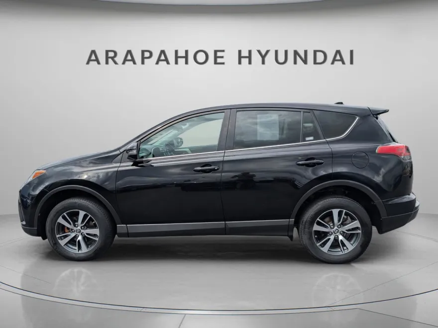 2018 Toyota RAV4 XLE photo 1