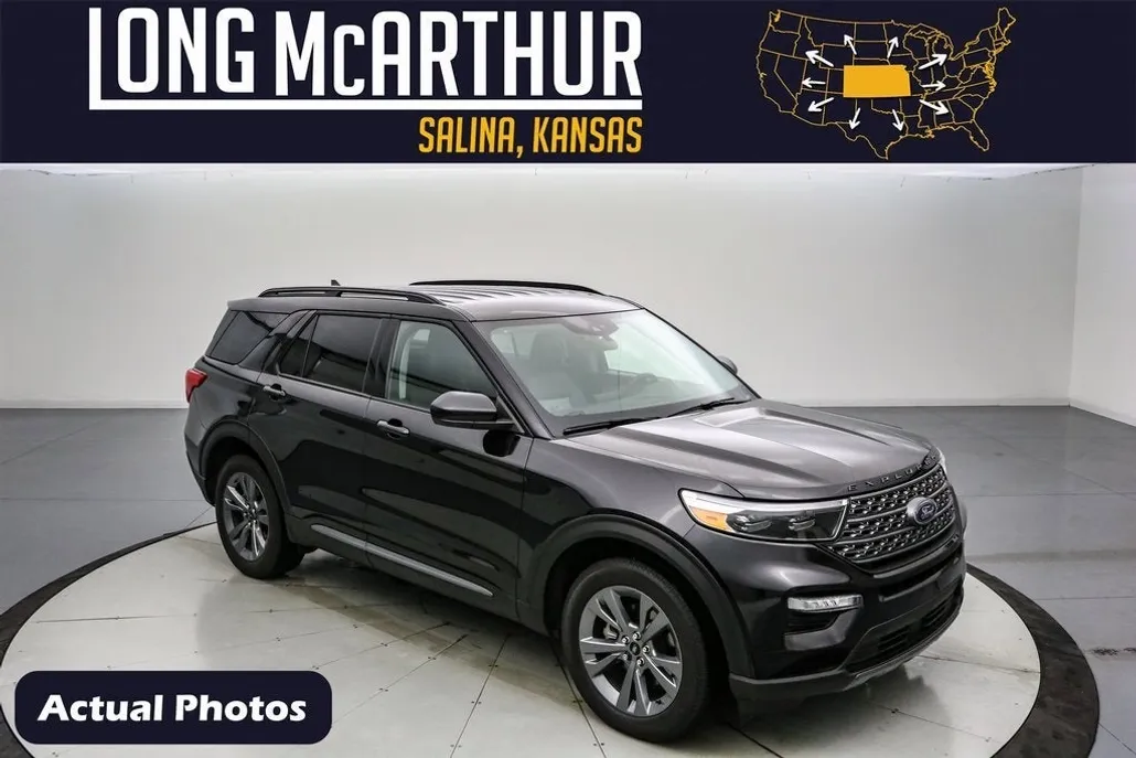 2023 Ford Explorer XLT photo 1