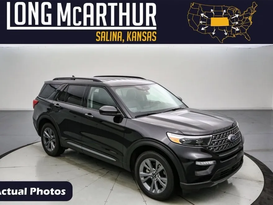 2023 Ford Explorer XLT photo 1