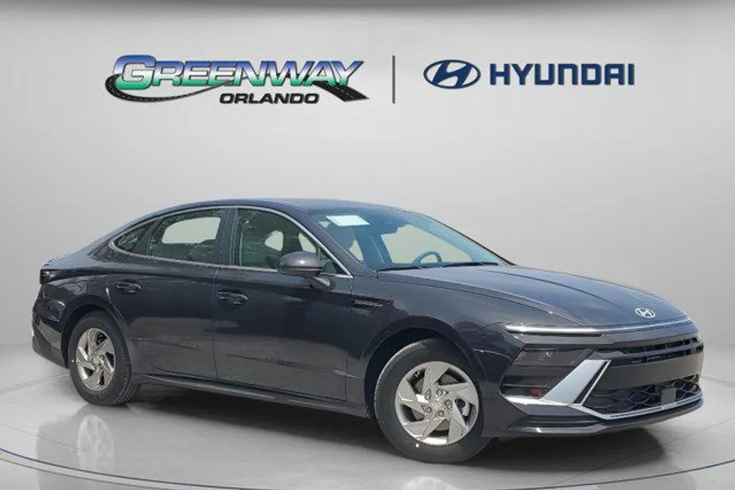2025 Hyundai Sonata SE photo 1