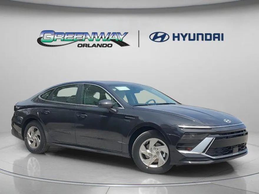 2025 Hyundai Sonata SE photo 1