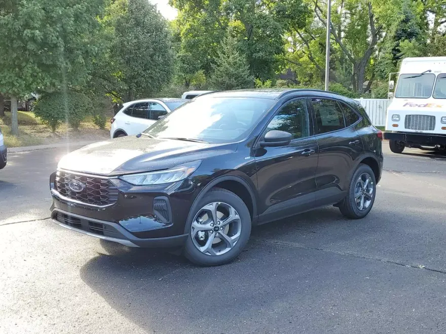 2025 Ford Escape ST-Line photo 1