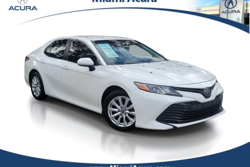 2018 Toyota Camry L photo 1