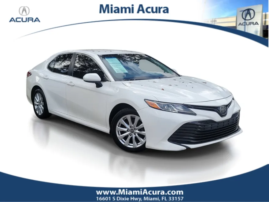 2018 Toyota Camry L photo 1
