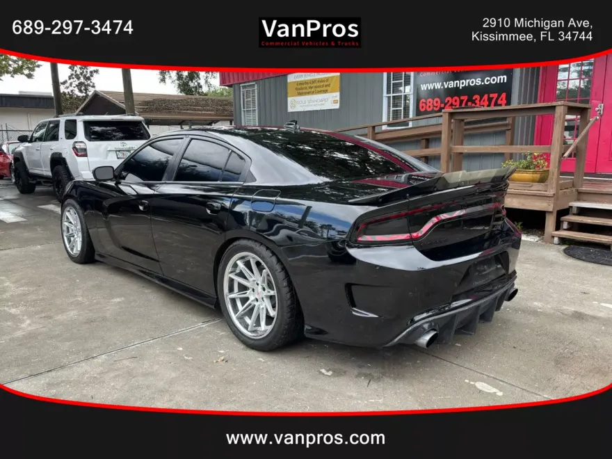 2018 Dodge Charger R/T Scat Pack photo 1