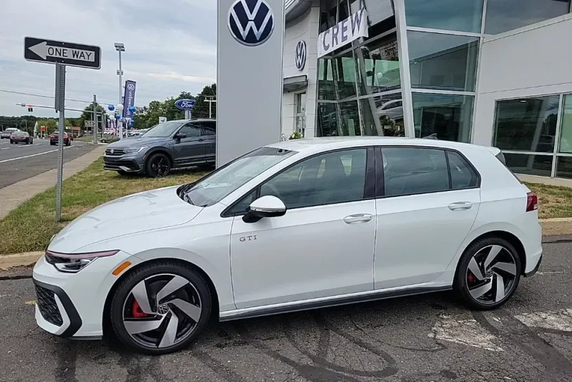 2025 Volkswagen Golf GTI S photo 1