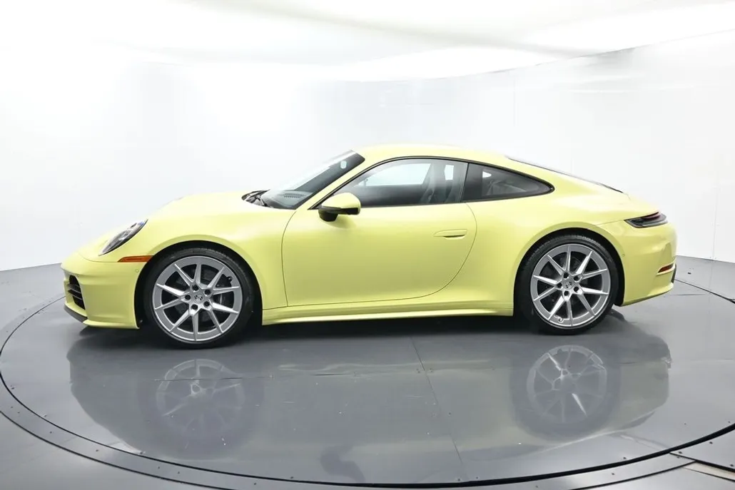 2025 Porsche 911 photo 1